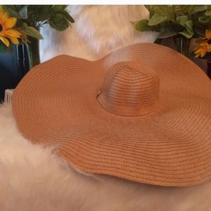 Wide brim straw floppy hats